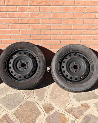 Gomme invernali + cerchi lamiera Yaris 4 fori