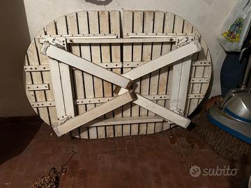 tavolo in legno, prolunga e 6 sedie con braccioli.