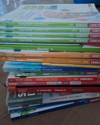 Libri testo scolastici scuole medie