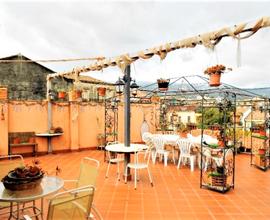 Immobile storico con ampia terrazza in C.so Italia