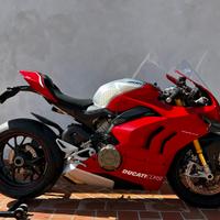 Ducati Panigale v4 R