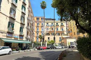 3 LOCALI A NAPOLI
