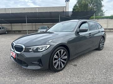 Bmw 318d 48V Touring Individual