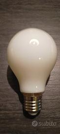 20 Lampade led E27 Philips 13 watt luce fredda 