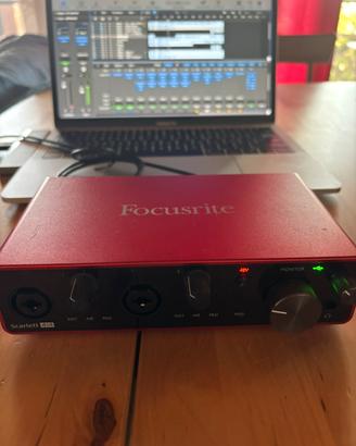 Focusrite Scrlett 4i4 terza generazione