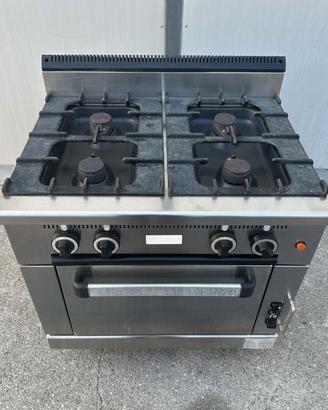 Cucina a 4 fuochi con forno