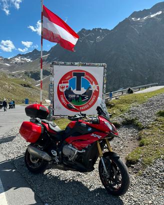 BMW S1000XR