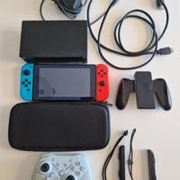 Nintendo Switch con accessori e custodia