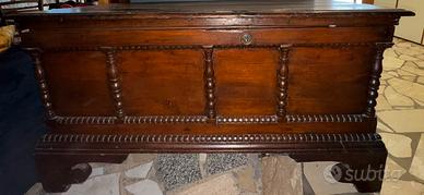 Cassapanca d’antiquariato 1900-1950