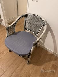 Sedia in vinimi con cuscino per seduta