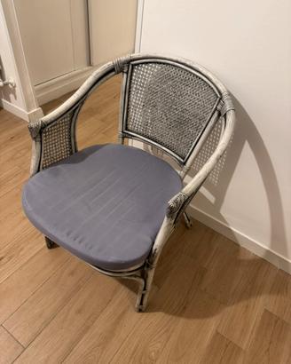Sedia in vinimi con cuscino per seduta
