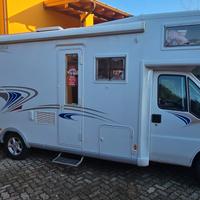 Camper mansardato Frankia 700 gran garage