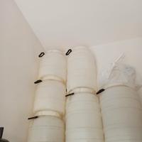 bidoni in plastica per olio