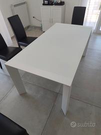 Tavolo da cucina bianco opaco con vetro