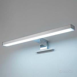 Lampada LED cromata fissaggio su specchio 