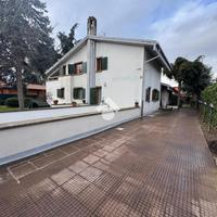 VILLA SINGOLA A AVEZZANO