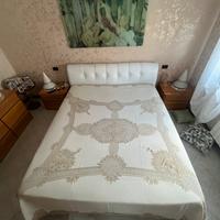 Copriletto artigianale in lino bisso e tombolo