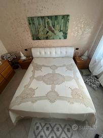 Copriletto artigianale in lino bisso e tombolo