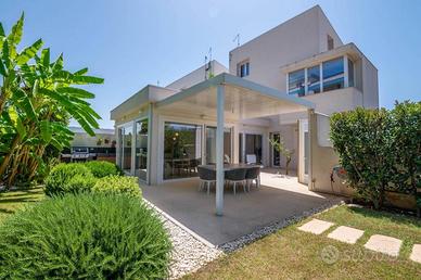 Marina di Ragusa - Appartamento in villa bifamilia