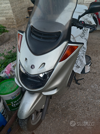 Yamaha Majesty 250cc usato funzionante