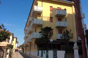 Jesolo lato mare con 2 camere libero da 22 al 29/8
