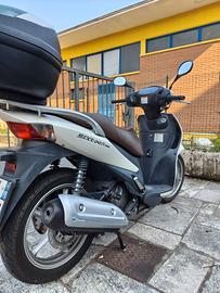 Suzuki Sixteen 150 cc