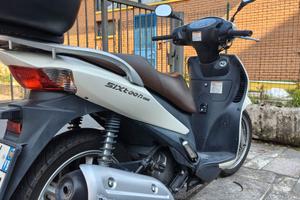 Suzuki Sixteen 150 cc
