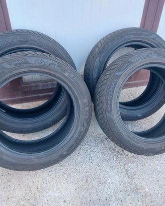 4 gomme invernali 215/55R17 98V