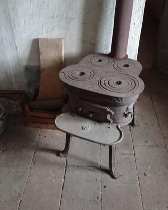 Stufa in ghisa inizio 900