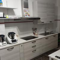 Cucina componibile, Tavolo e 6 sedie chiudibili 