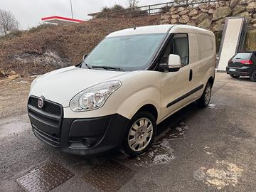 Fiat Doblò 1.4 T-Jet Natural Power Metano - 2012