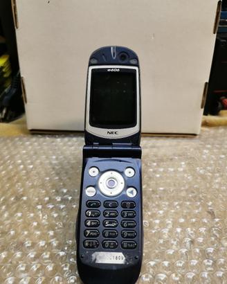 NEC e606 telefonino a conchiglia
