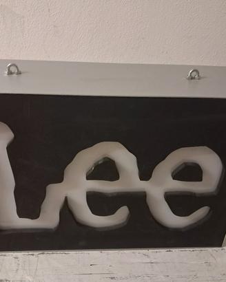 insegna luminosa pubblictaria lee 