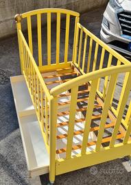 culla gialla in legno 