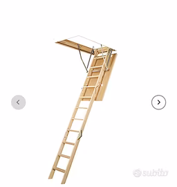Scala retrattile in legno  nuova