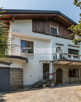 APPIANO GENTILE - VILLA UNIFAMILIARE CON GIARDINO