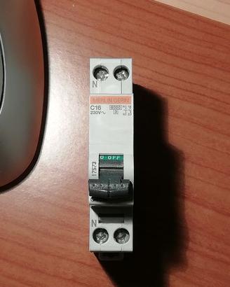 Interruttore magnetotermico 1p+N SCHNEIDER