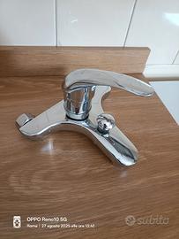 rubinetto miscelatore vasca