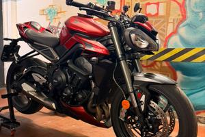 Triumph 765 rs