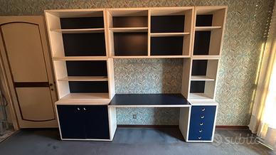 Mobile componibile con scrivania