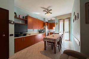 4 LOCALI A GARBAGNATE MILANESE