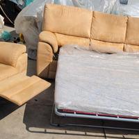 Divano letto scamosciato
