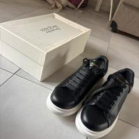 Sneakers Alexander McQueen Oversized nere