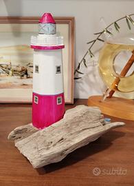 Faro su legno di mare fatto a mano