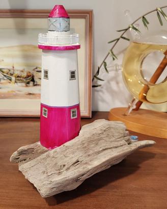Faro su legno di mare fatto a mano