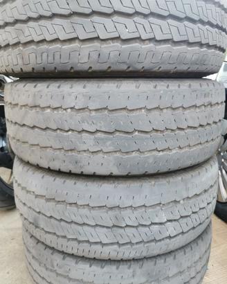 Gomme 225/65/16 CP 112R