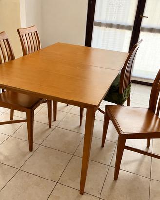 tavolo da pranzo in ciliegio con 4 sedie