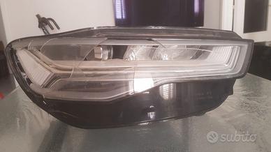 Faro Full Led Audi danneggiato