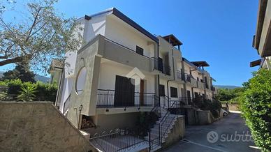 VILLA A SCHIERA A SANT'AGATA DE' GOTI