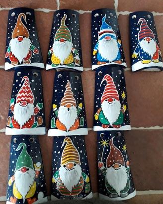 gnomi in ceramica dipinti a mano